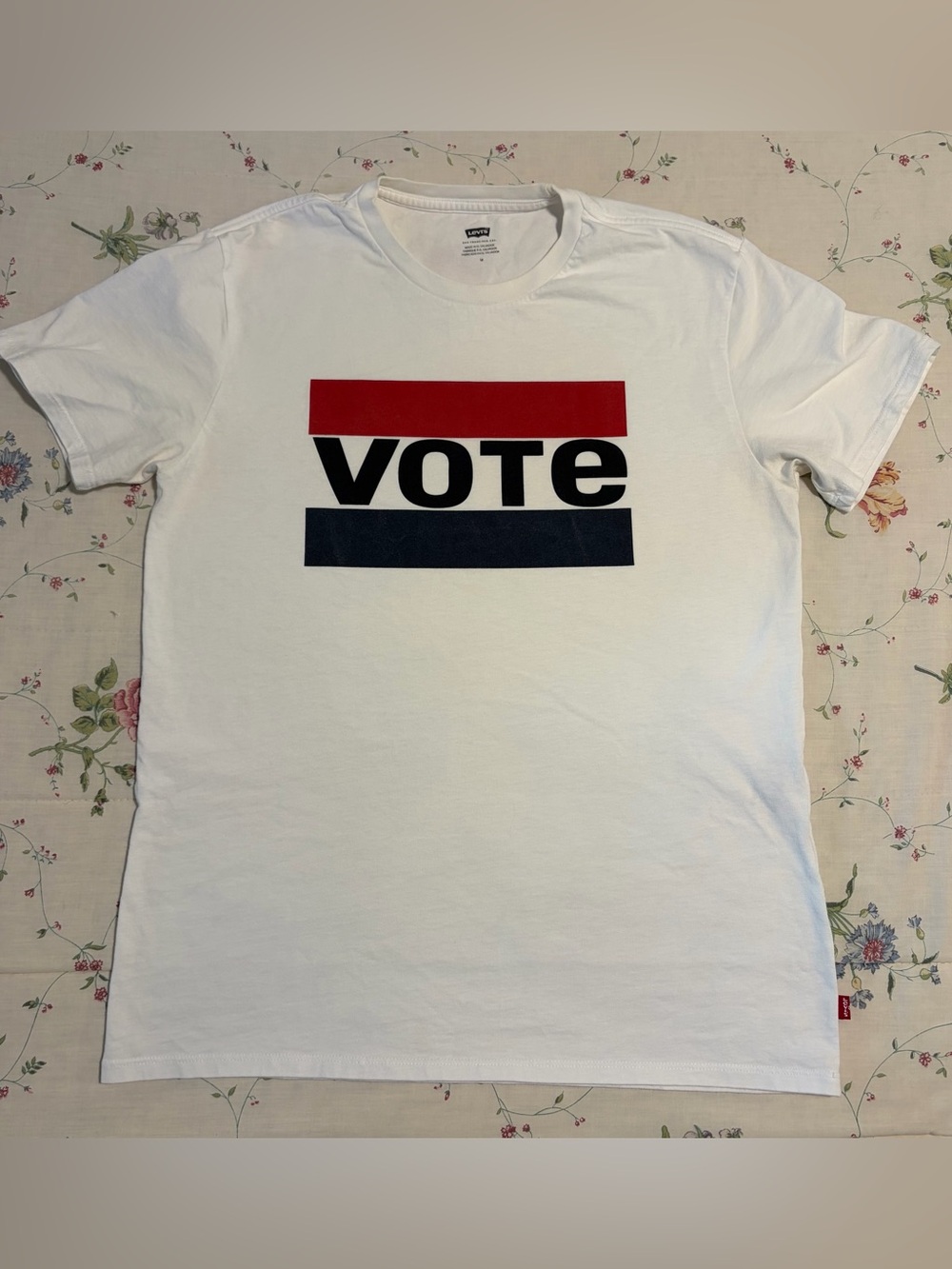 Levi’s Vote Graphic Tee